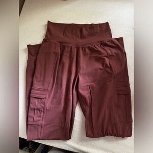 Athlete salutation cargo jogger